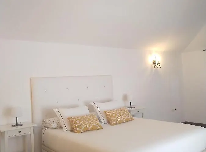 Willa Sunset Hadas Candelaria